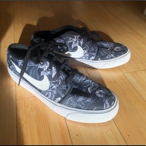 Nike lowtop SB Shoes